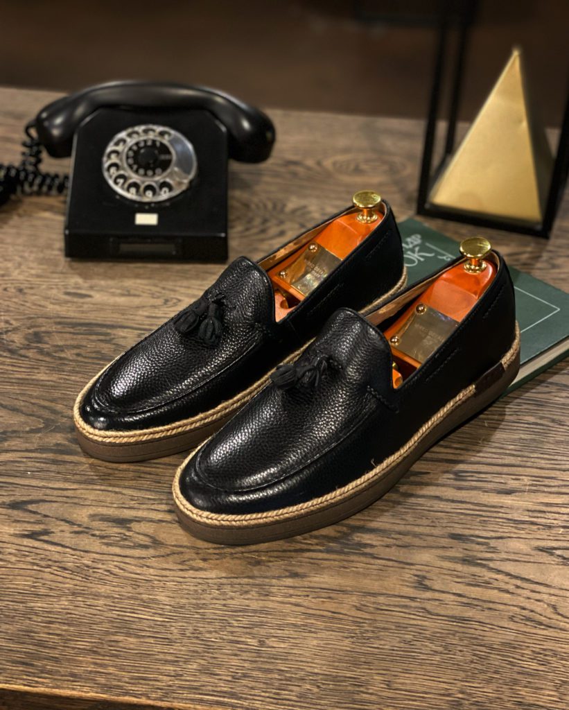 Loafers black, Genuine leather, Sizes: 39-44